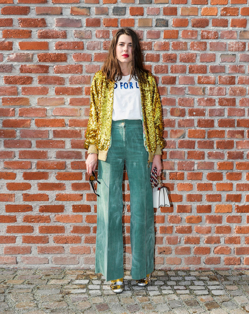 Charlotte casiraghi è la più elegante alla paris fashion week Cucina stile paris bianca